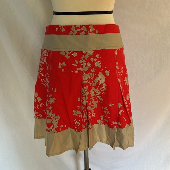 SFIZIO size 6 Floral Red and Tan Skirt - Picture 3 of 4